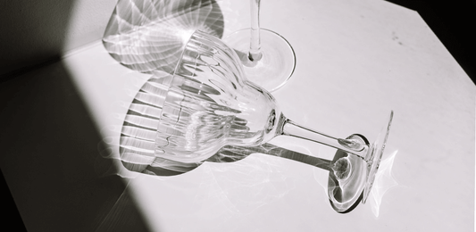 Novos copos, novas histórias à mesa