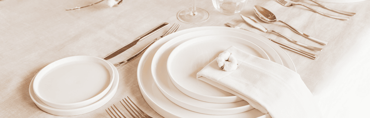 Bright White: A elegância na simplicidade que transforma a mesa | Gato Preto