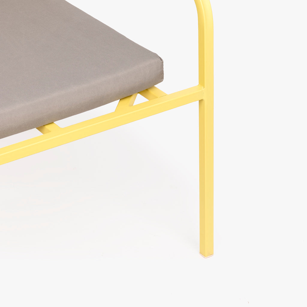 Sillón metal amarillo BONFIM