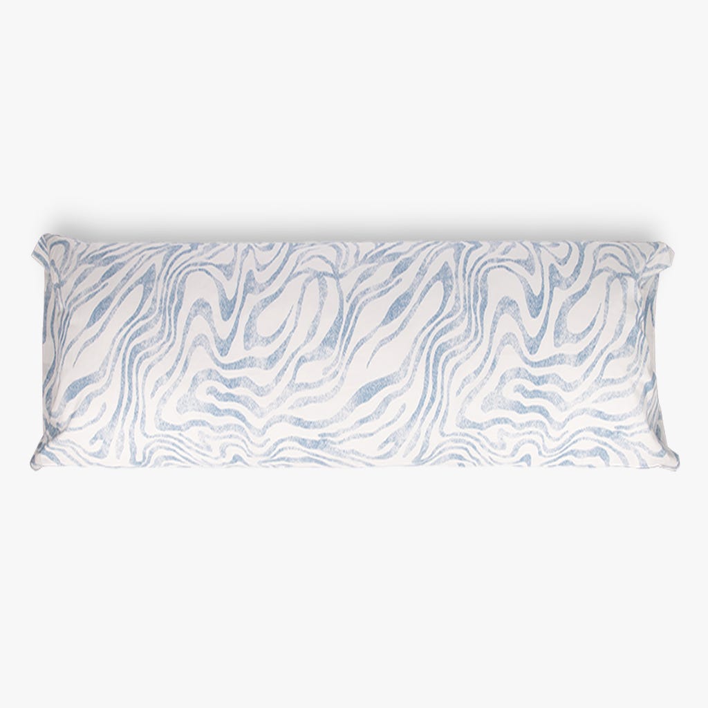 Fronha Almofada Dormir Branca com Curvas Azuis 45x155 LÍRIO