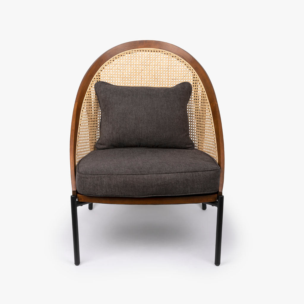 Cadeirão com Almofada Cinza com Costas em Rattan OZAWA