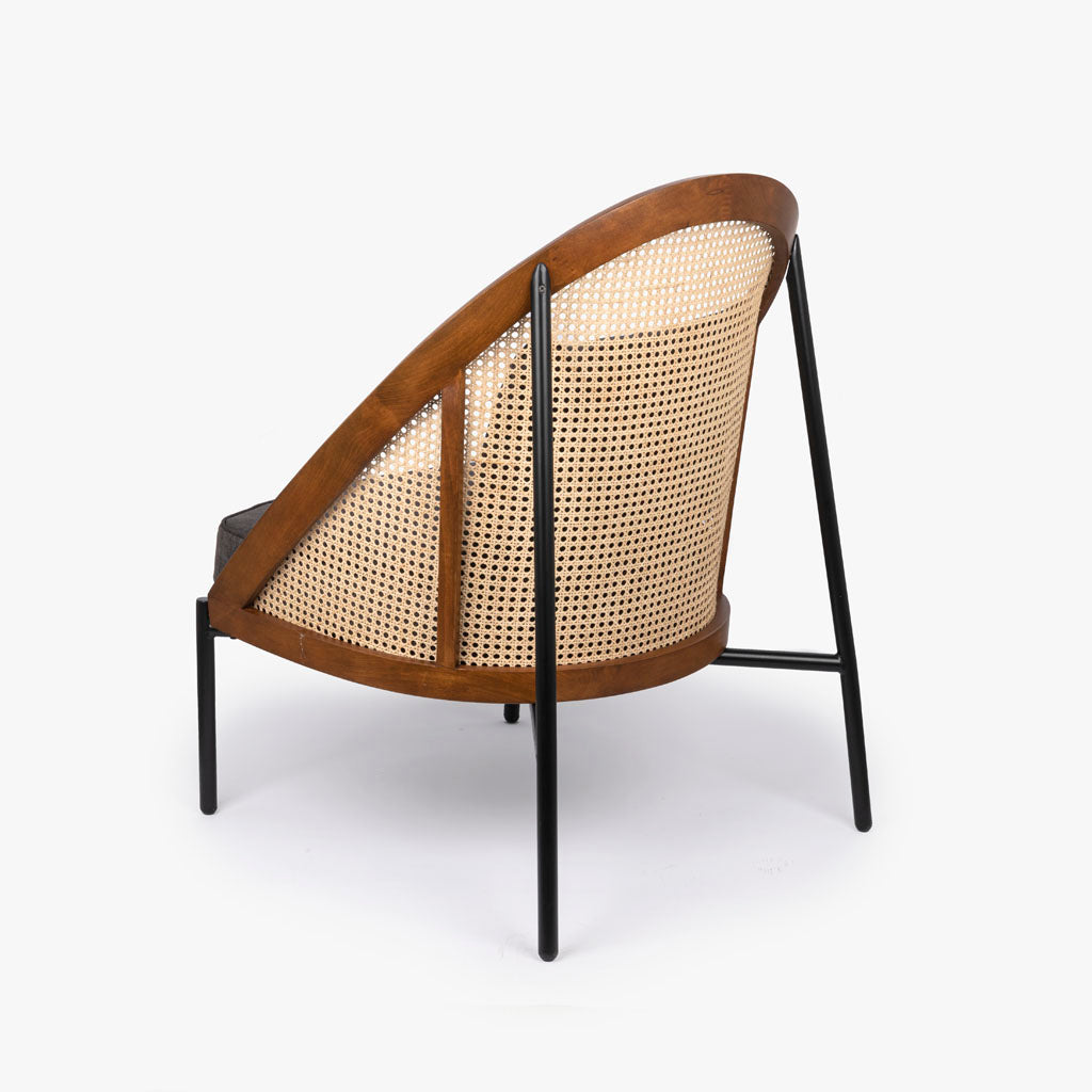 Cadeirão com Almofada Cinza com Costas em Rattan OZAWA