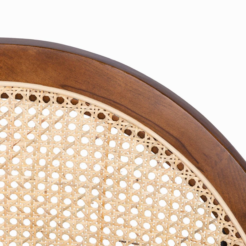 Cadeirão com Almofada Cinza com Costas em Rattan OZAWA