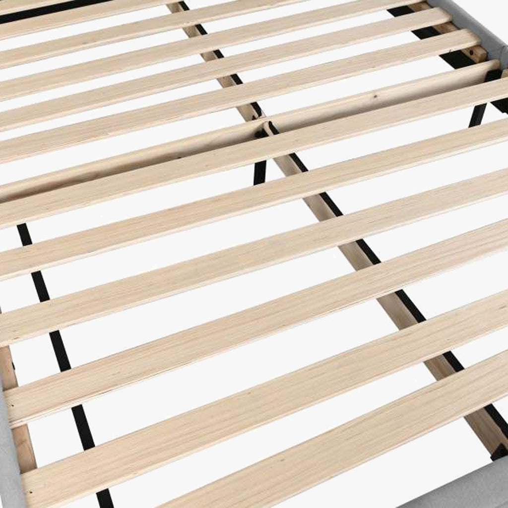 Cama Tecido com Cabeceira Arredondada e Pés de Madeira Cinza SERENA