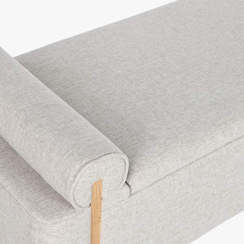Banqueta Cinza de Tecido e Madeira com Arrumação 120x45x50 SERENA