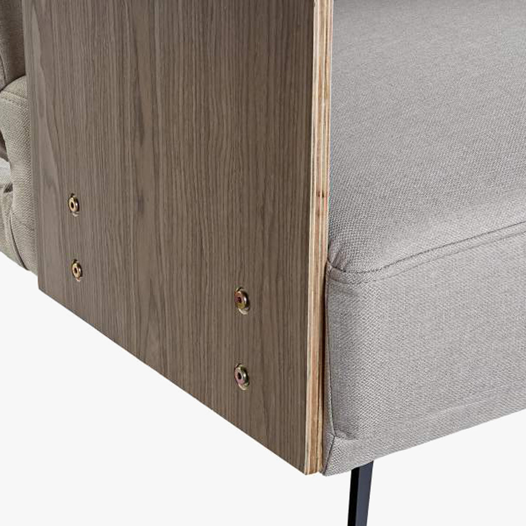 Sofá Cama Bege com Estrutura em Madeira e Sistema Click-Clack MOVE