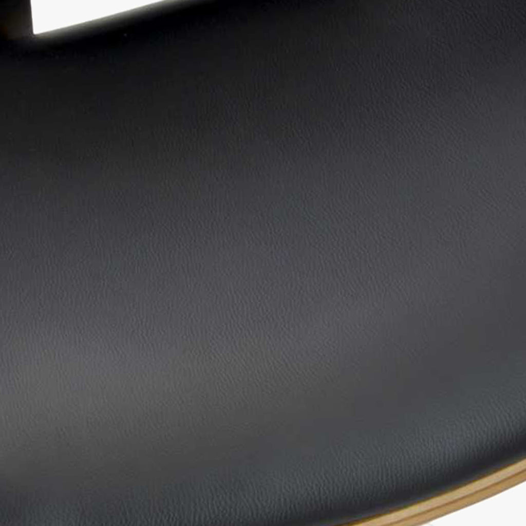 Cadeira de Escritório Preta com Madeira 52x58,5x98 NÓRDIS - Gato Preto