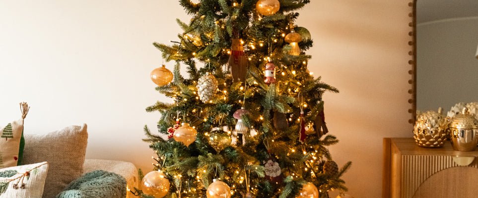 Como combinar decoração de Natal antiga e nova sem perder harmonia - Gato Preto
