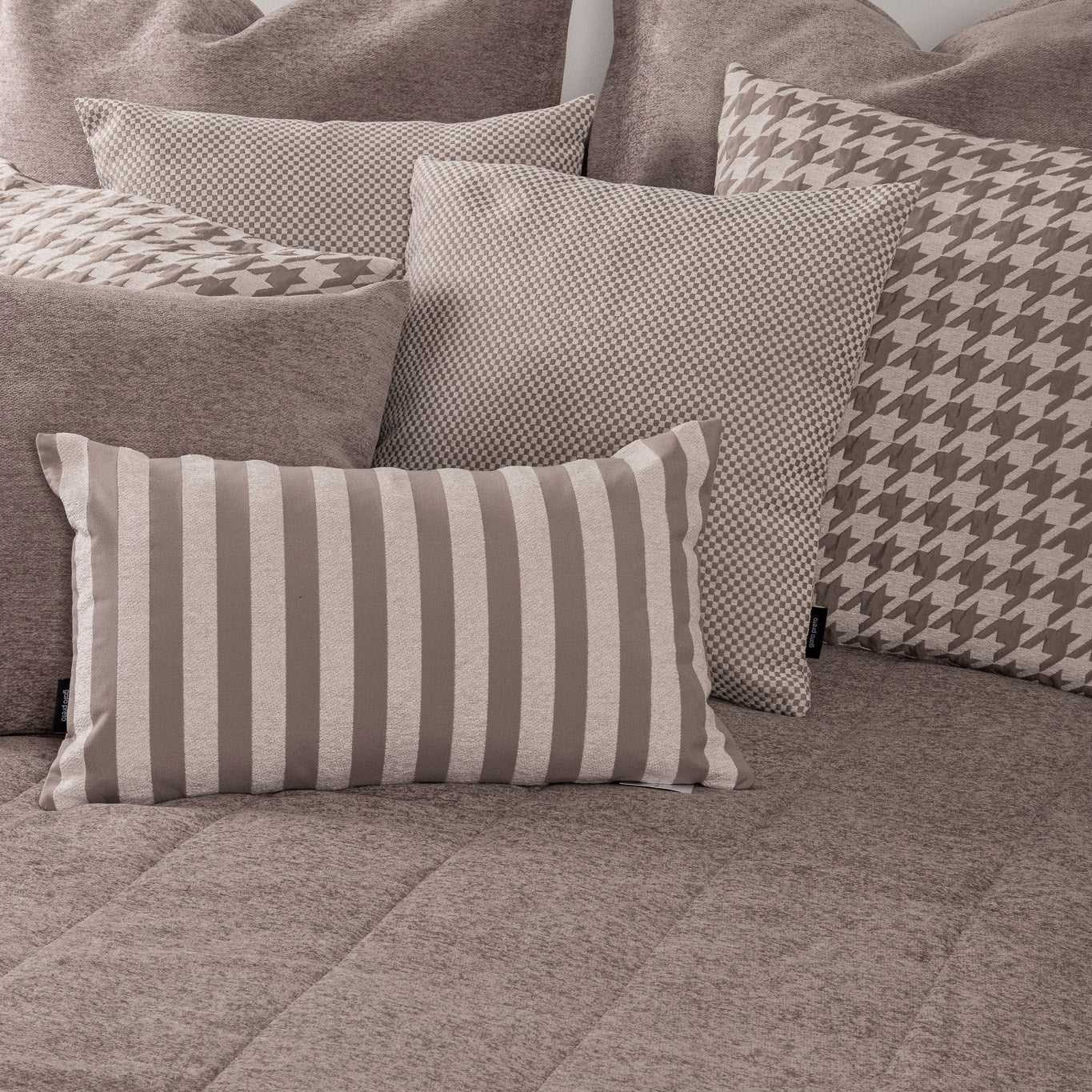 Edredão cinzento 240x260cm HERITAGE - Gato Preto