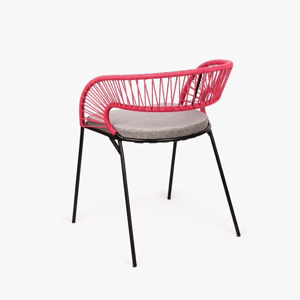 Cadeira de Metal e Corda Rosa com braços PANTAI