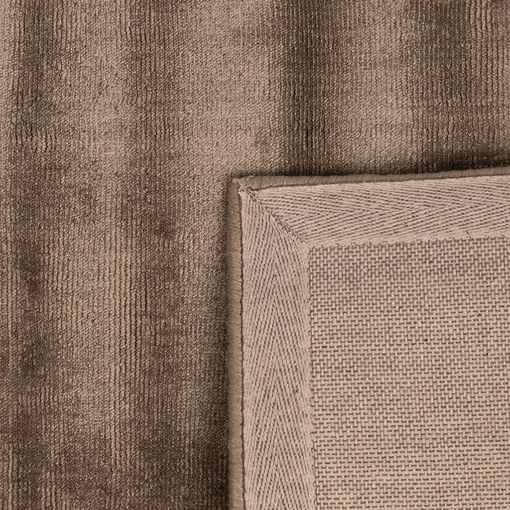 Tapete Tufado Viscose Castanho 70x110 MIRA