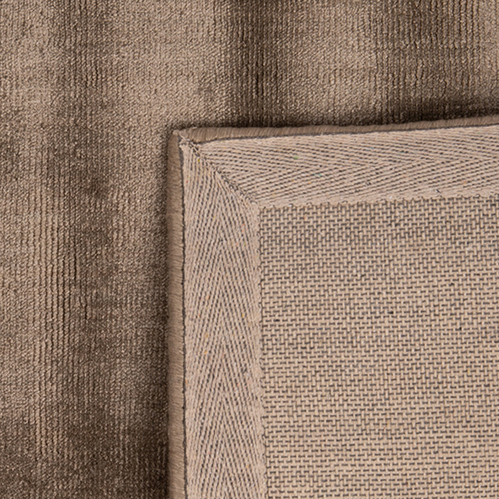 Tapete Tufado Viscose Castanho 140x200 MIRA