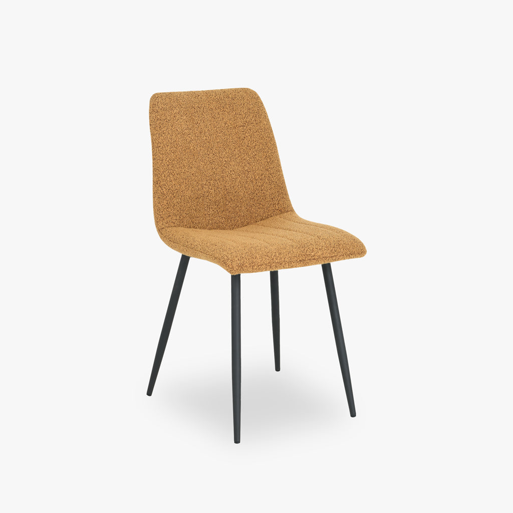Chaise moutarde avec pieds en métal noir RIBE