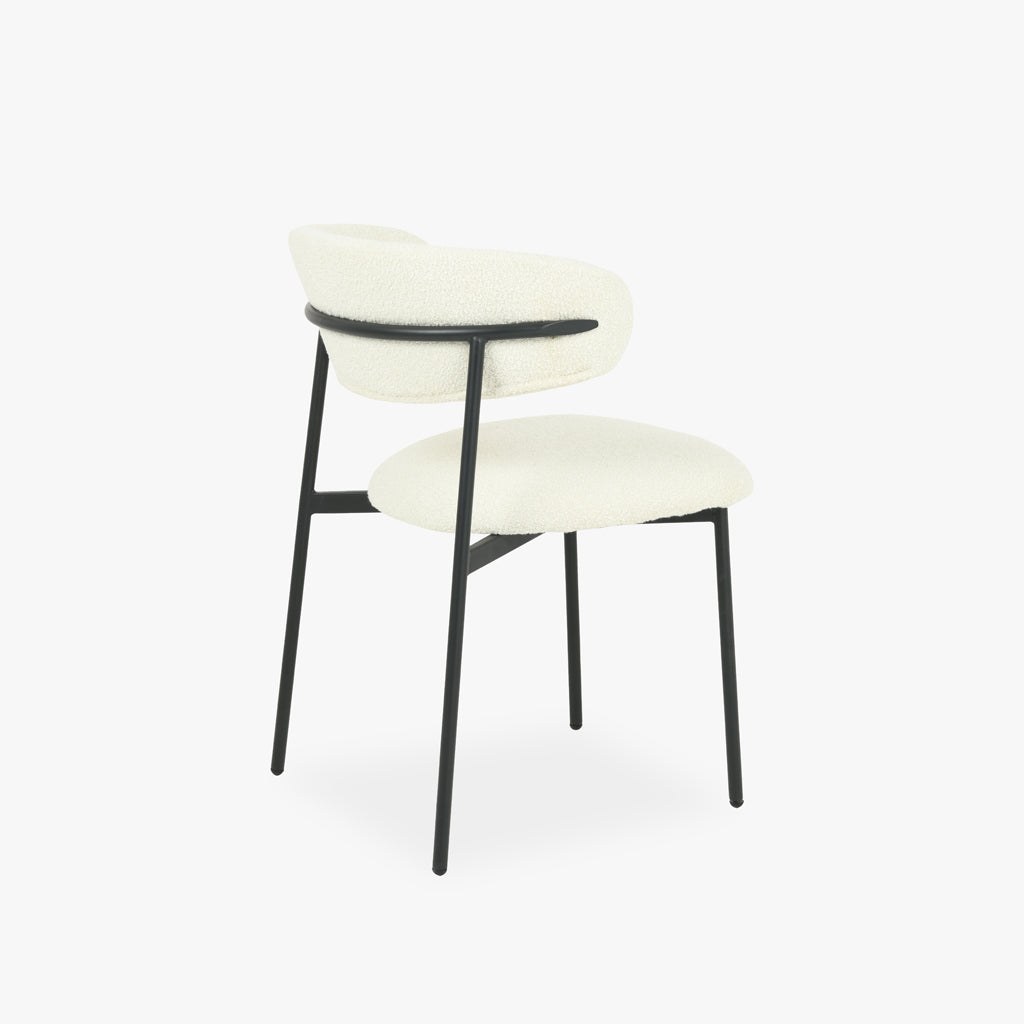 Cadeira Branco com Estrutura em Preto VARDE