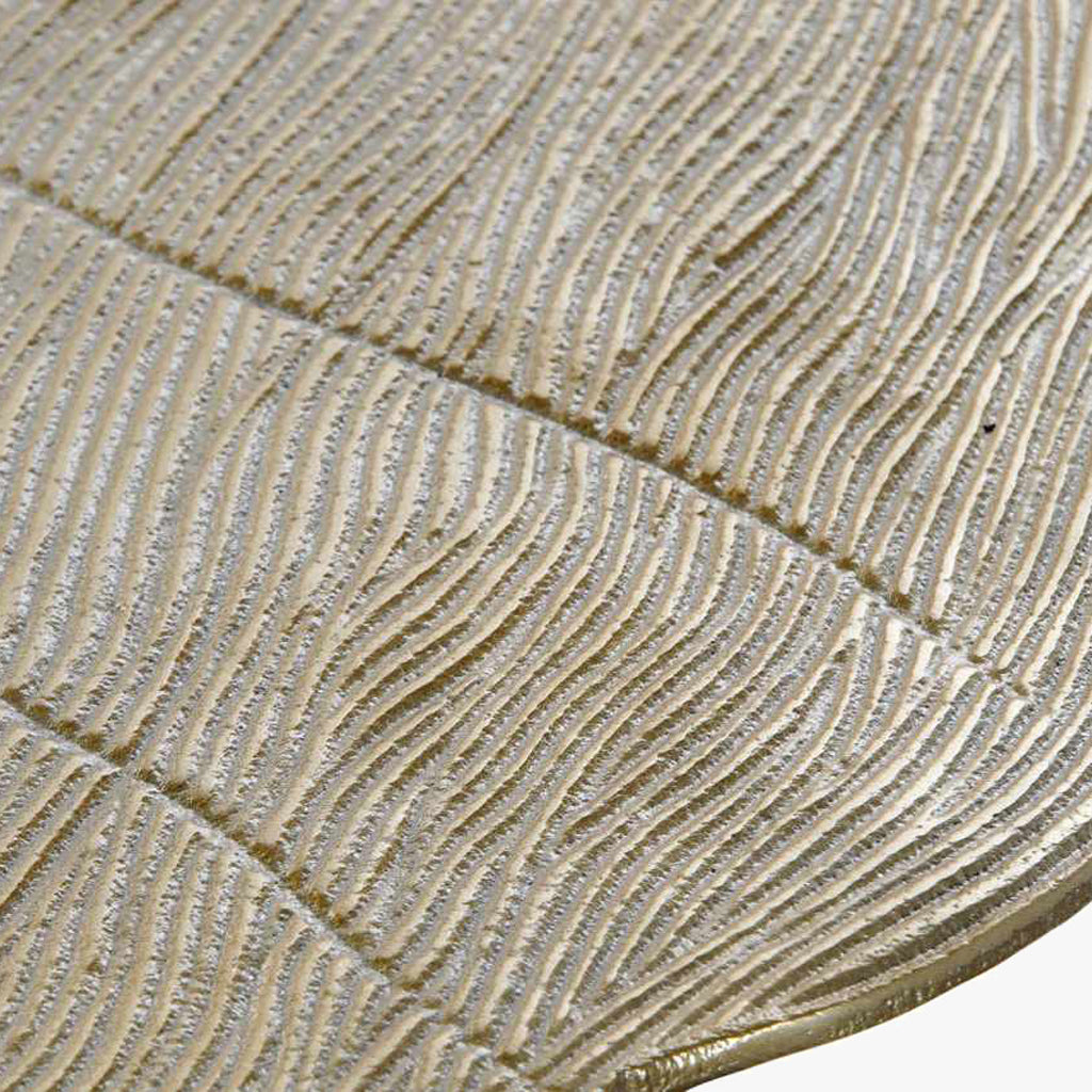 Mesa de apoio dourada com tampo cravado em forma de folha Coleção OSAKA