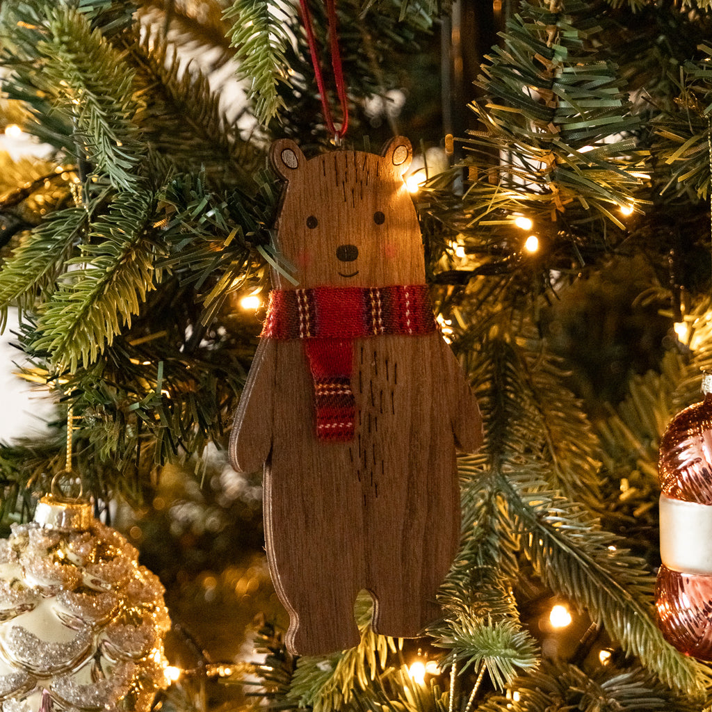 Enfeite de Natal com Urso e Cachecol COZY