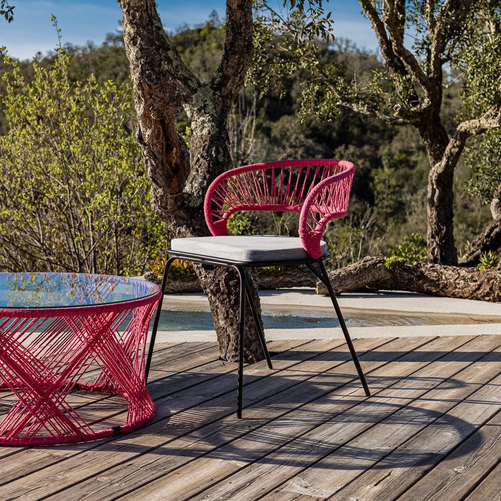 Cadeira de Metal e Corda Rosa com braços PANTAI