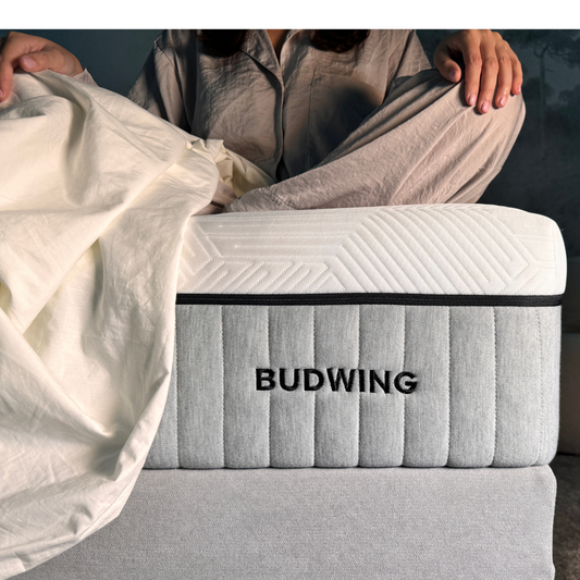 Sommier estofado cinza Levi