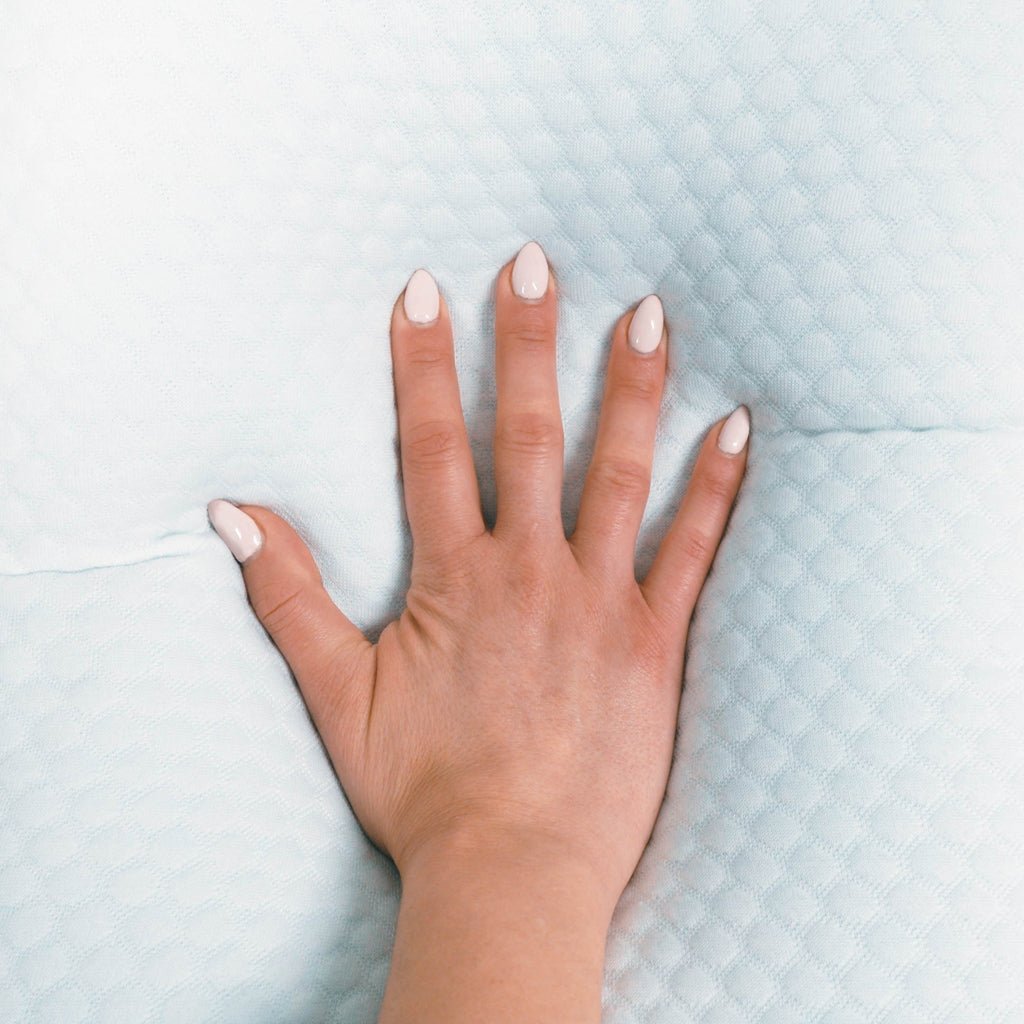 Almofada Cervical Ajustável SORA - Gato Preto