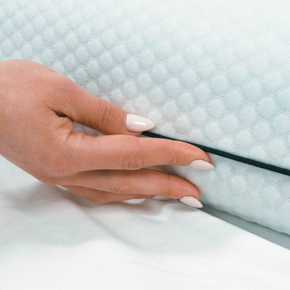 Almofada Cervical Ajustável SORA - Gato Preto