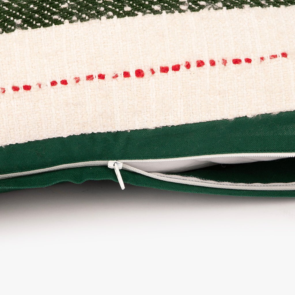 Almofada com Riscas Verde e Vermelha COZY - Gato Preto