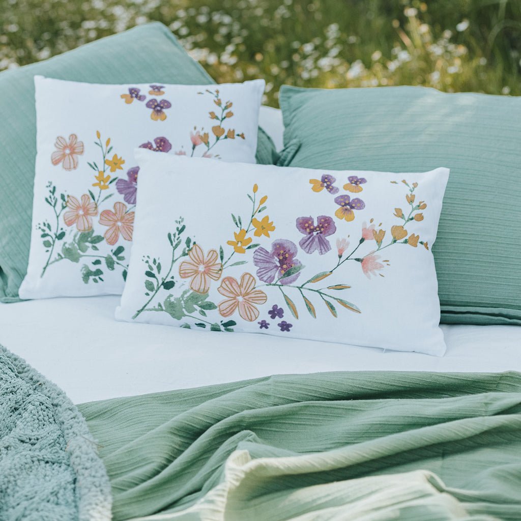 Almofada Flores 30x50 - Gato Preto