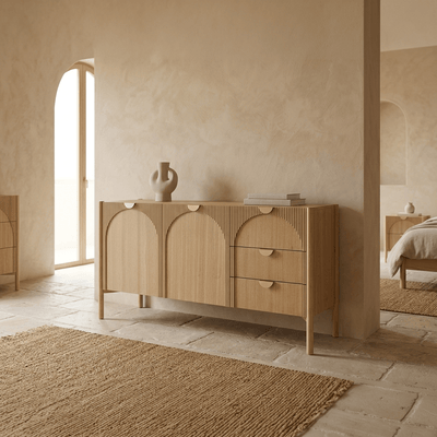 Aparador com Duas Portas e Três Gavetas TUNES - Gato Preto