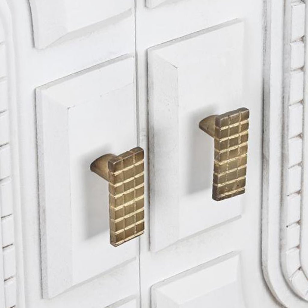 Aparador Relevo Branco com Acabamentos Bronze 152X43X84 WHITE GLOW - Gato Preto
