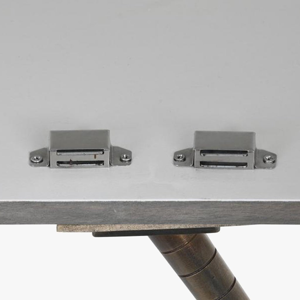 Aparador Relevo Branco com Acabamentos Bronze 152X43X84 WHITE GLOW - Gato Preto