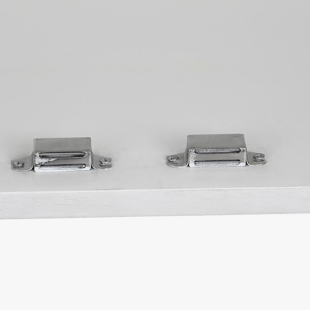 Aparador Relevo Branco com Acabamentos Dourado 157X43X84 WHITE GLOW - Gato Preto