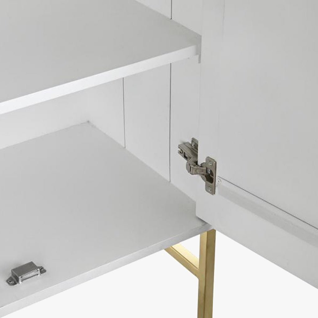 Aparador Relevo Branco com Acabamentos Dourado 157X43X84 WHITE GLOW - Gato Preto