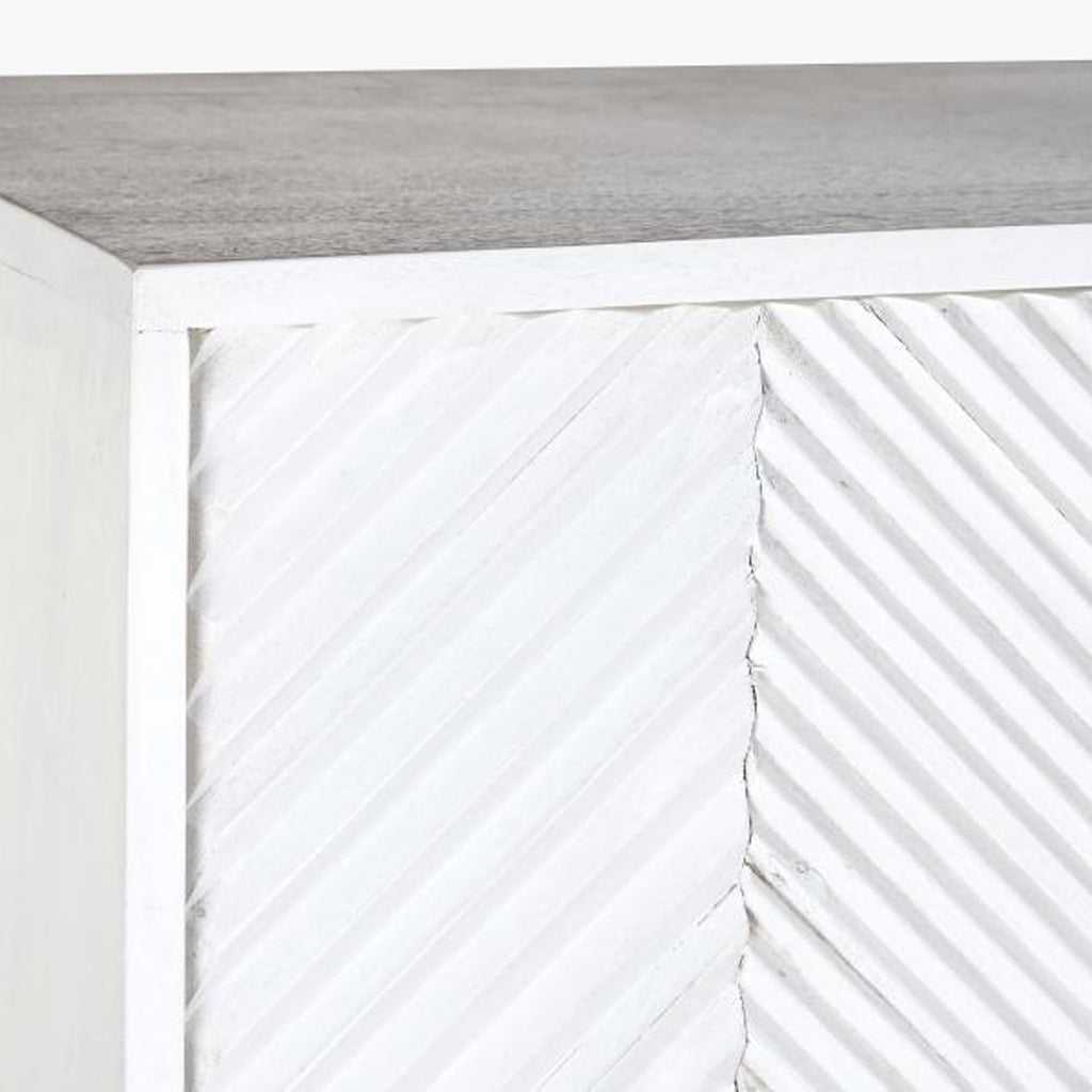 Aparador Relevo Branco com Acabamentos Dourado 91X44X152 WHITE GLOW - Gato Preto