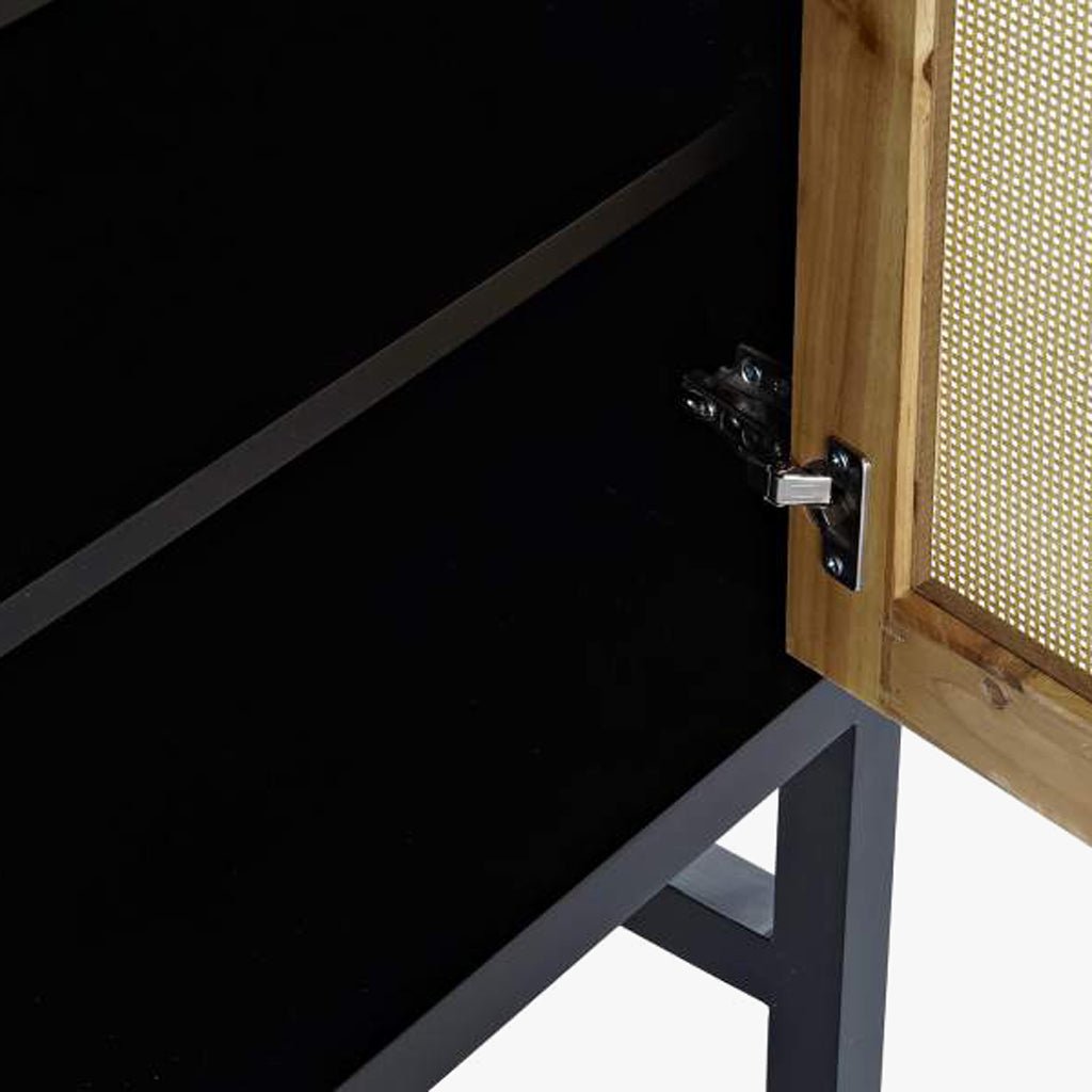 Aparadores de Duas Portas Madeira de Abeto e Ratan VEREDA - Gato Preto