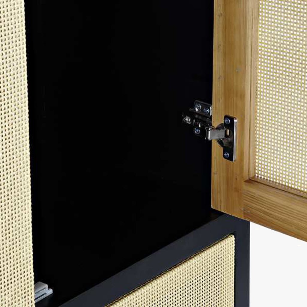 Armário de Duas Portas e Uma Gaveta Madeira de Abeto e Ratan VEREDA - Gato Preto