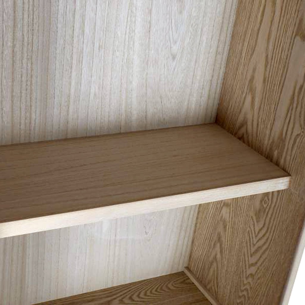 Armário de Duas Prateleiras, Duas Portas e Três Gavetas VEREDA - Gato Preto