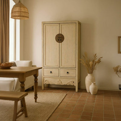 Armário Madeira Claro com Fechadura Circular Oriental 180 cm OSAKA - Gato Preto