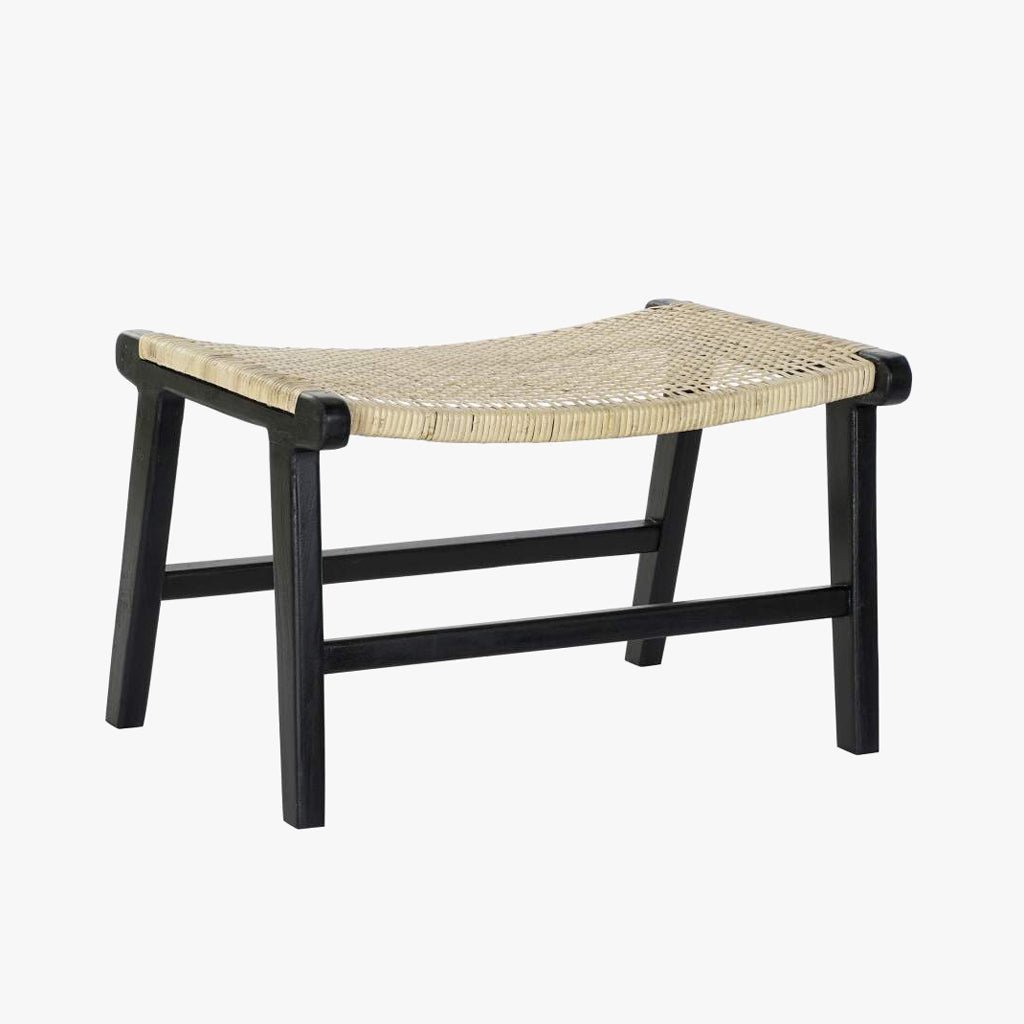 Banco Preto de Madeira e Rattan 65x47x40cm VEREDA - Gato Preto