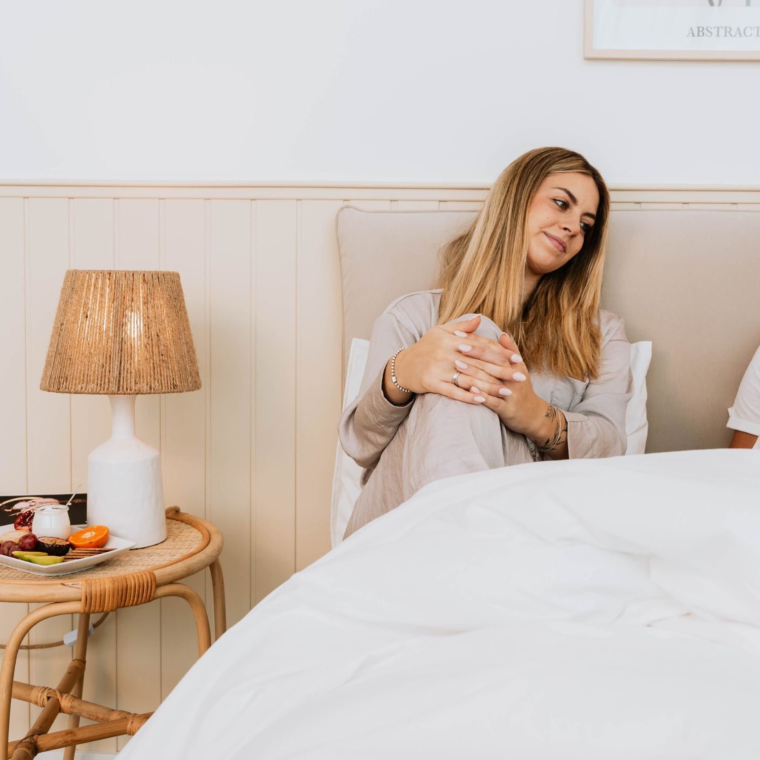 Cabeceira estofada cinza Maia - Gato Preto