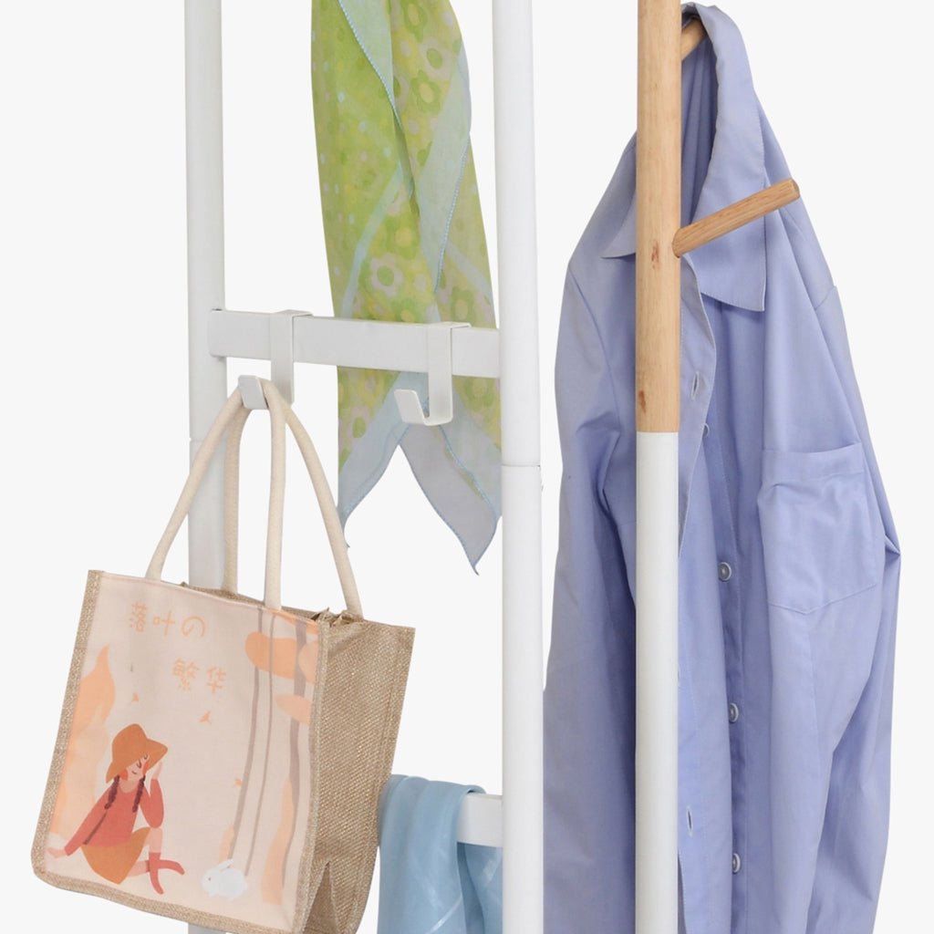 Cabide Pé Branco com Madeira Natural 45x162 OLIMPO - Gato Preto