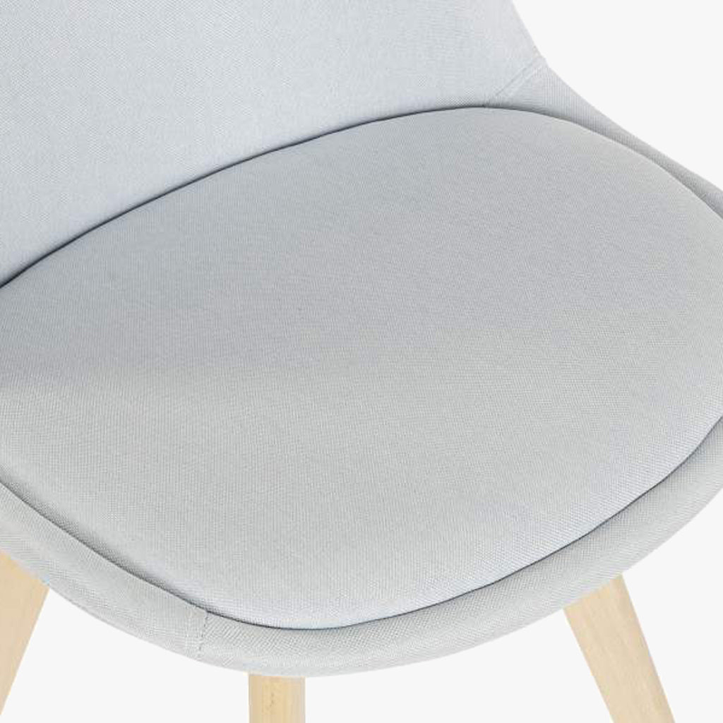 Cadeira Com Revestimento Tecido Azul e Pés em Faia 48X56X83 EAMES - Gato Preto
