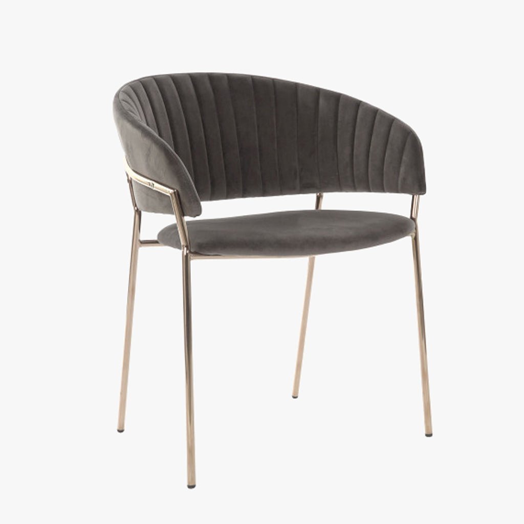 Cadeira Costas Riscas Cinza | Veludo & Pés Dourados | Velisse - Gato Preto