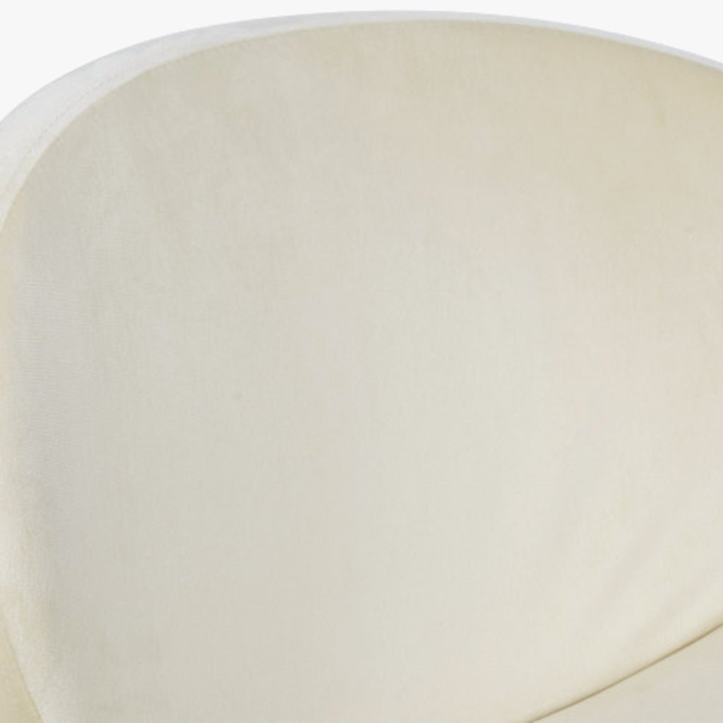 Cadeira Curva Bege | Veludo & Pés Dourados | Velisse - Gato Preto