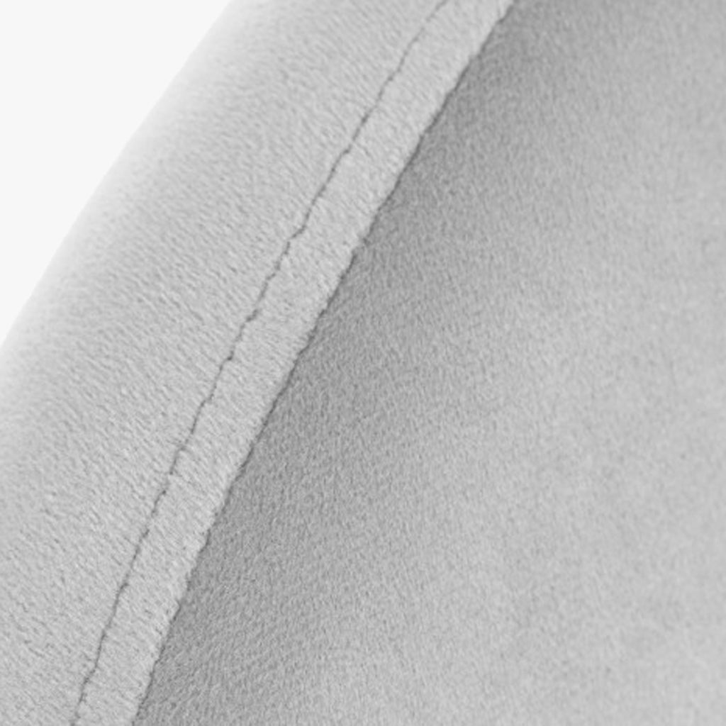 Cadeira Curva Cinza | Veludo & Pés Dourados | Velisse - Gato Preto