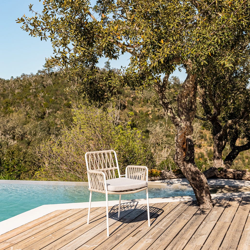 Cadeira de Metal Branco com Corda Bege FORMENTERA - Gato Preto