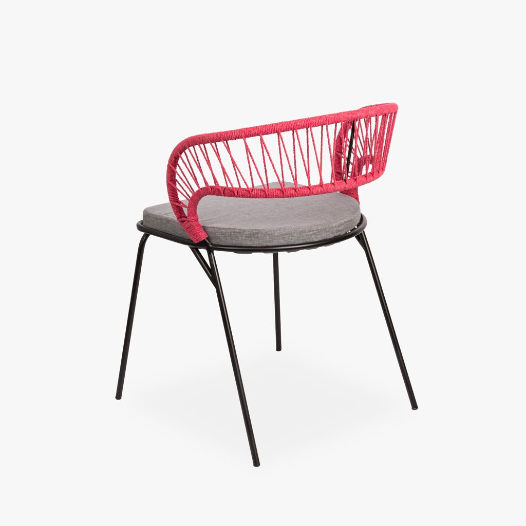 Cadeira de Metal e Corda Rosa PANTAI - Gato Preto