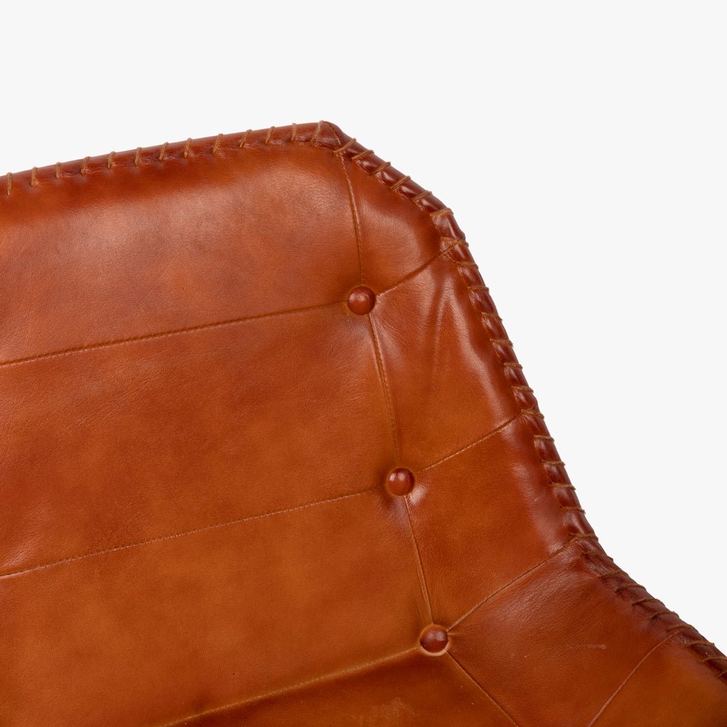 Cadeira Pele com Estrutura em Metal Preto MOGADOR - Gato Preto