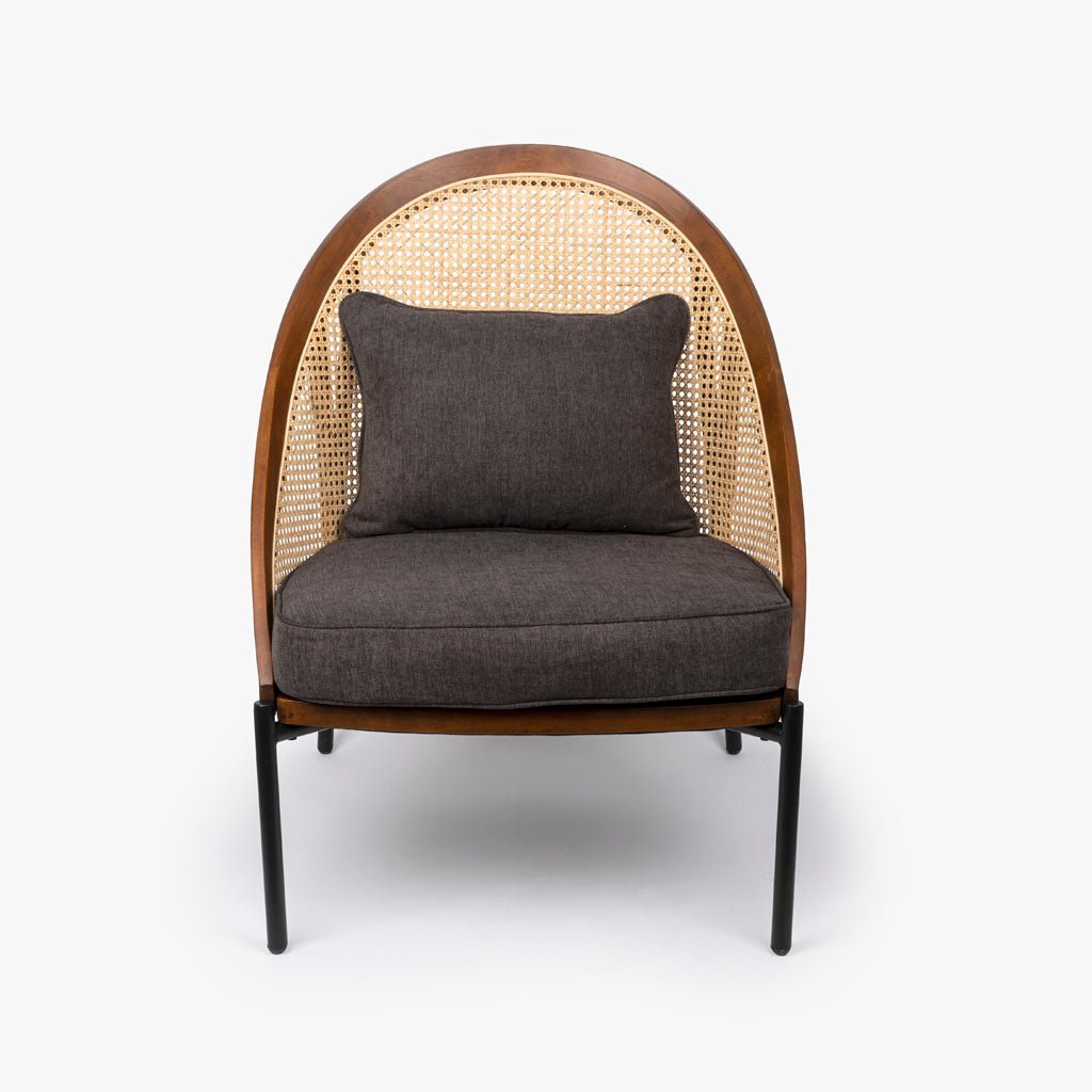 Cadeirão com Almofada Cinza com Costas em Rattan OZAWA - Gato Preto