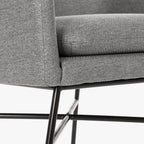 Cadeirão Cosmopolite Pé em Metal | Cinza | 66x62x75 cm - Gato Preto