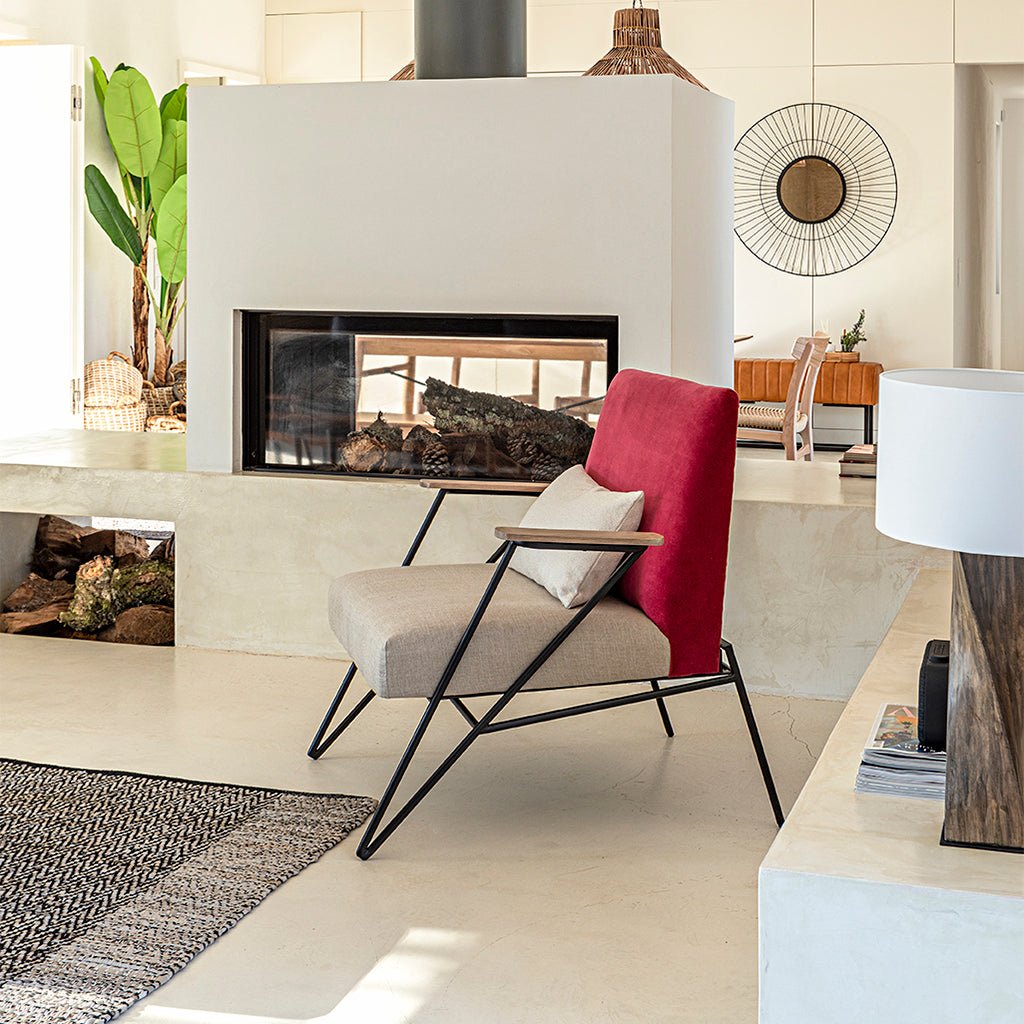 Cadeirão de Linho e Algodão com Costas em Vermelho ELGAR - Gato Preto