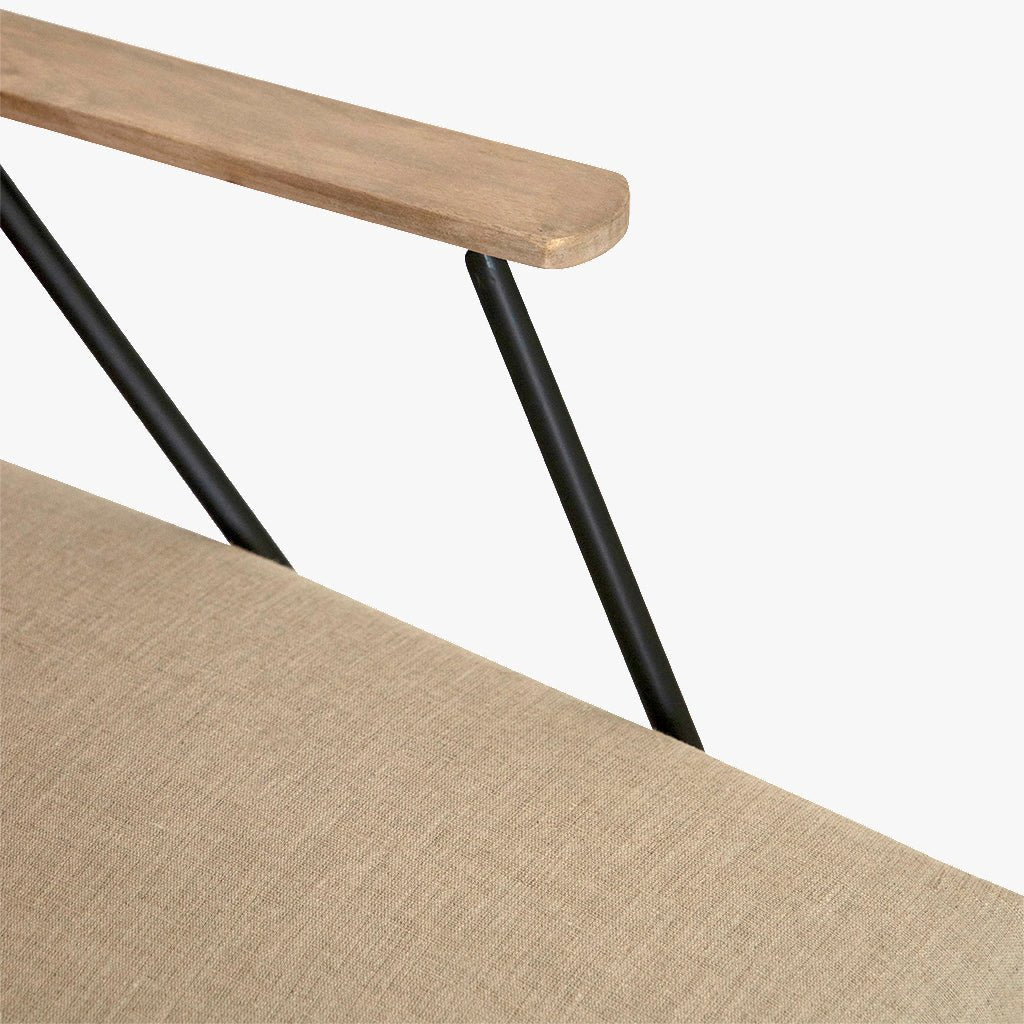 Cadeirão de Linho e Algodão com Costas em Vermelho ELGAR - Gato Preto